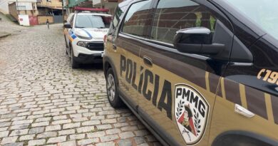 Mulher é assassinada dentro de casa no Córrego do Raíz