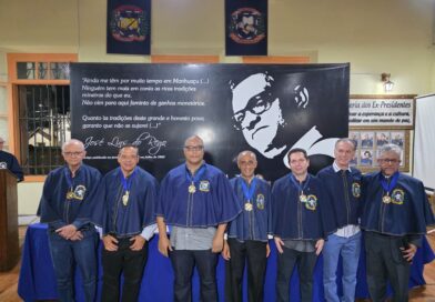 Empossada a nova diretoria da Academia Manhuaçuense de Letras