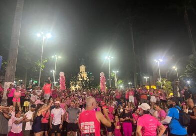 Turma da Quarta abraça a campanha Outubro Rosa em Manhuaçu